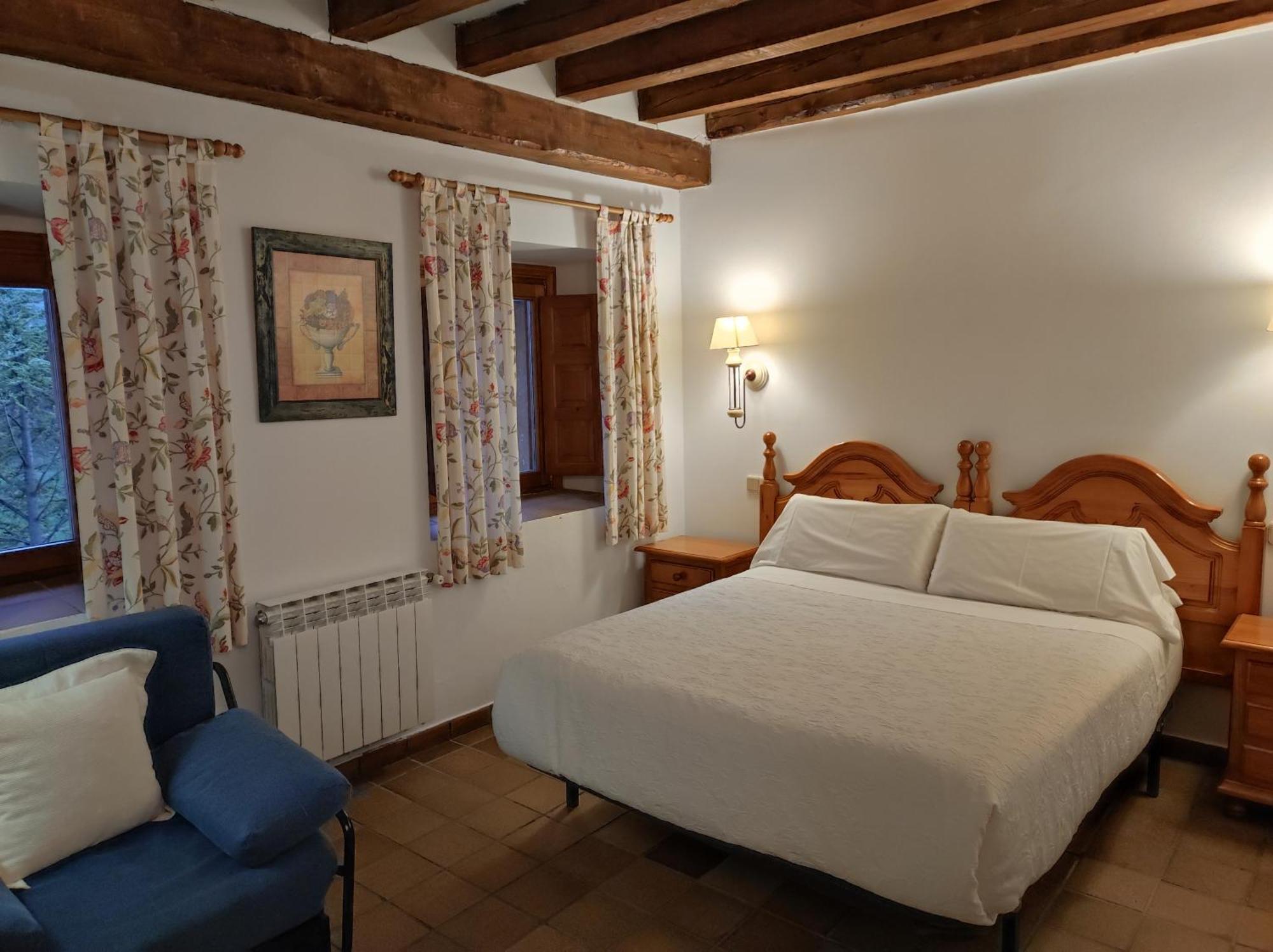 Hostal Posada La Panadera Sepúlveda Buitenkant foto