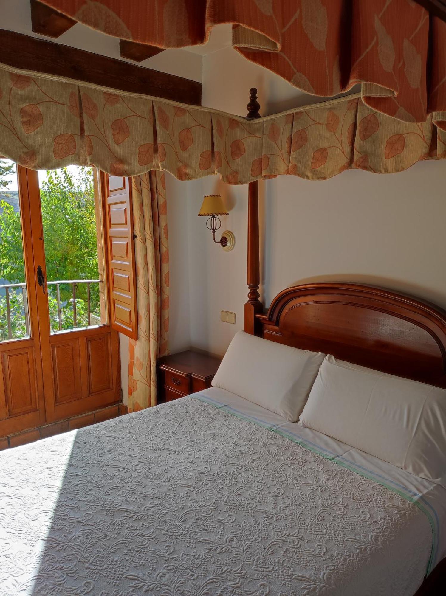 Hostal Posada La Panadera Sepúlveda Buitenkant foto