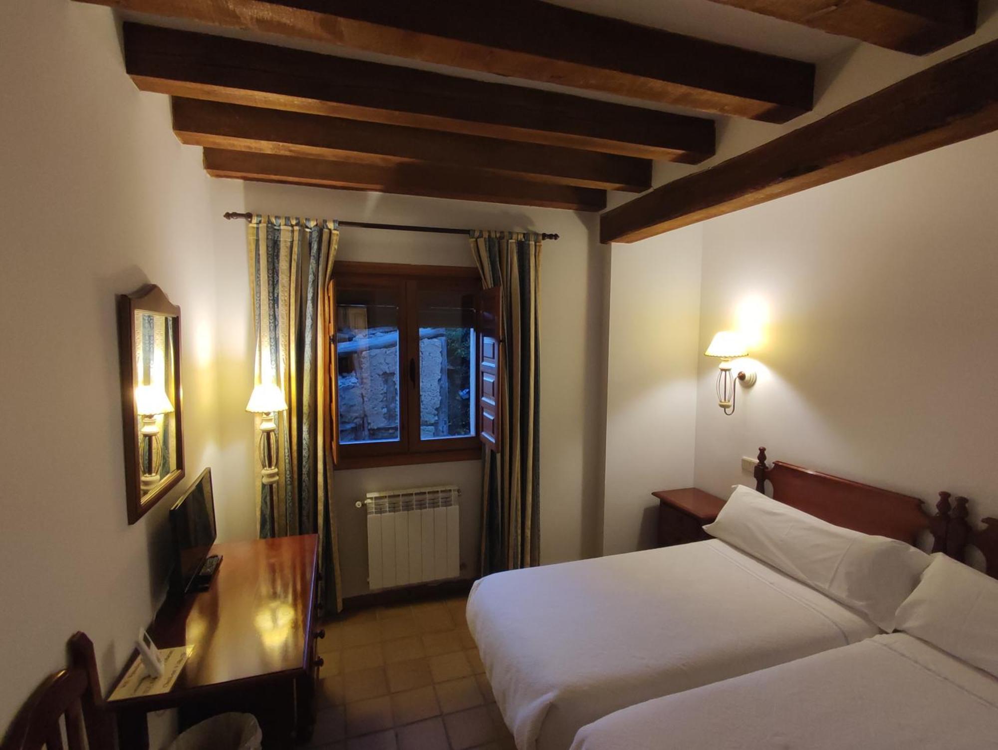 Hostal Posada La Panadera Sepúlveda Buitenkant foto