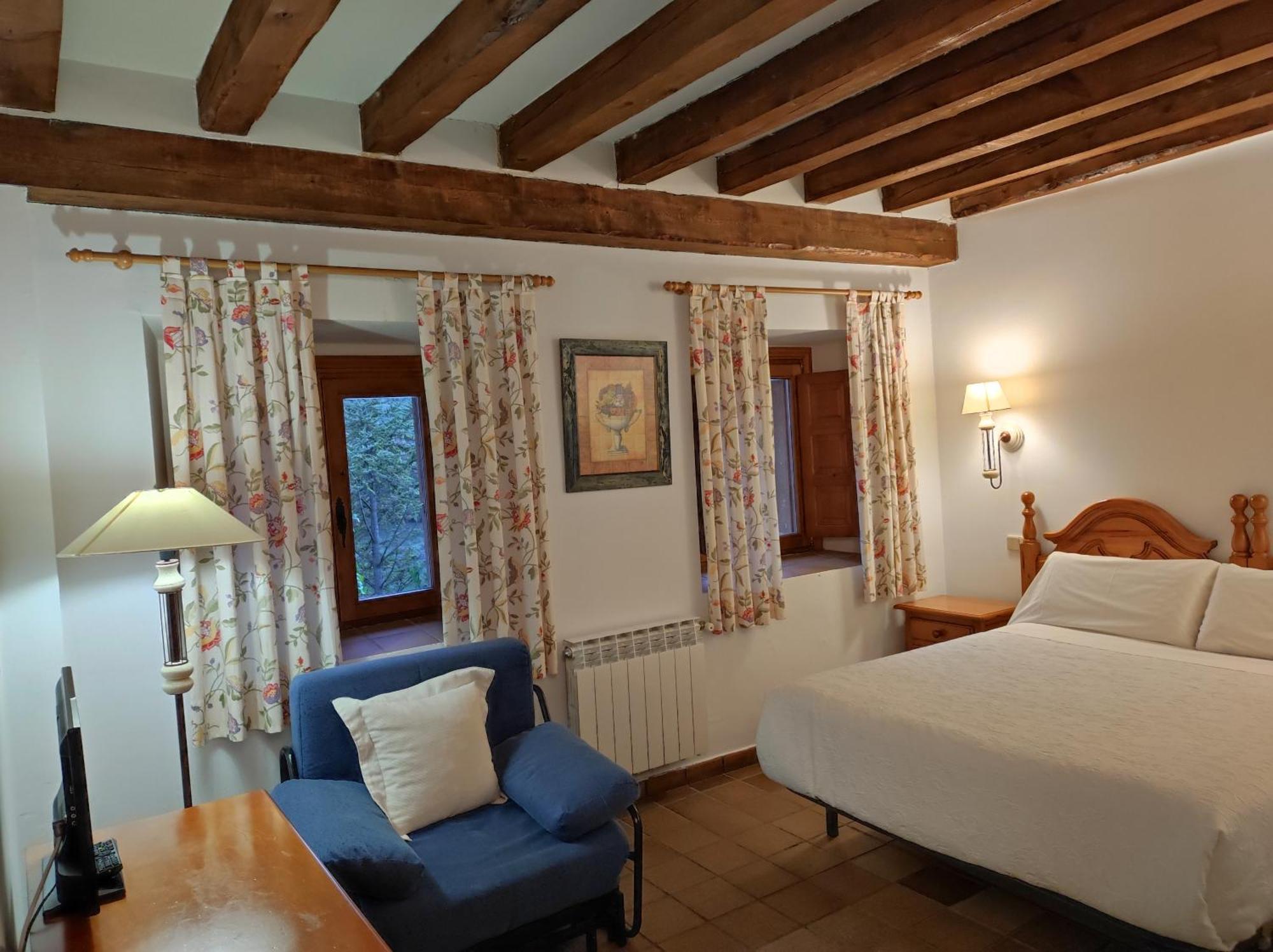 Hostal Posada La Panadera Sepúlveda Buitenkant foto