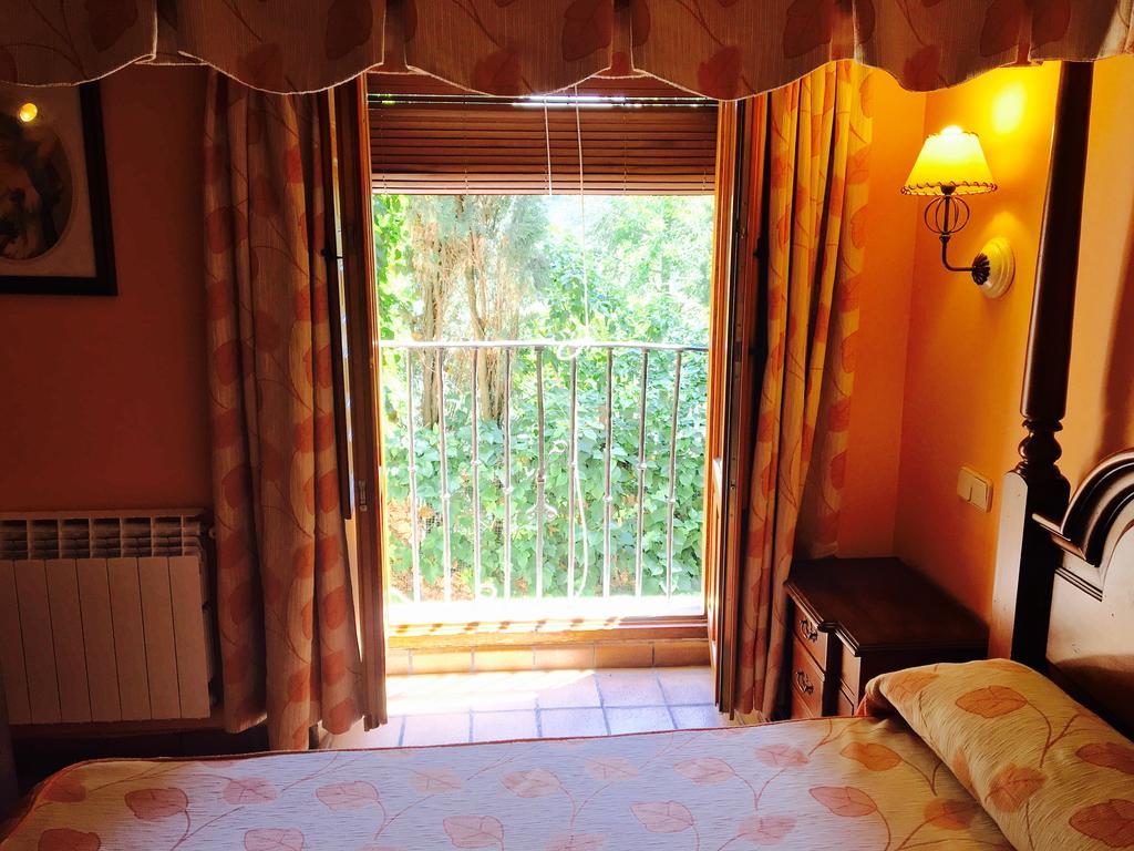 Hostal Posada La Panadera Sepúlveda Buitenkant foto